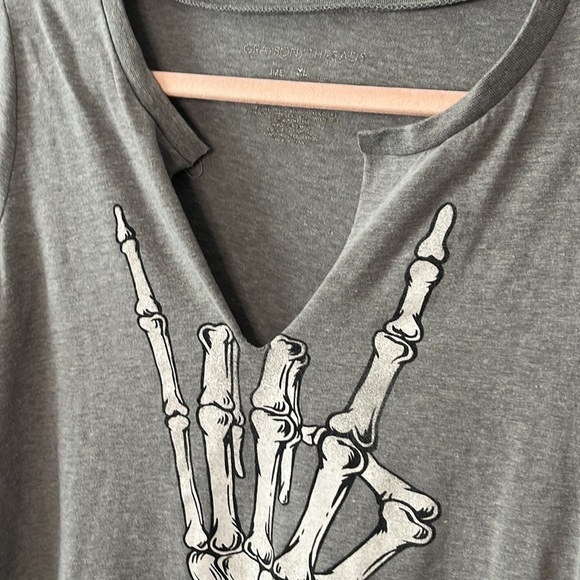 Skeleton Love Hand T-Shirt Grey Grayson Threads Halloween Women's XL Altered Cut - Picture 4 of 10